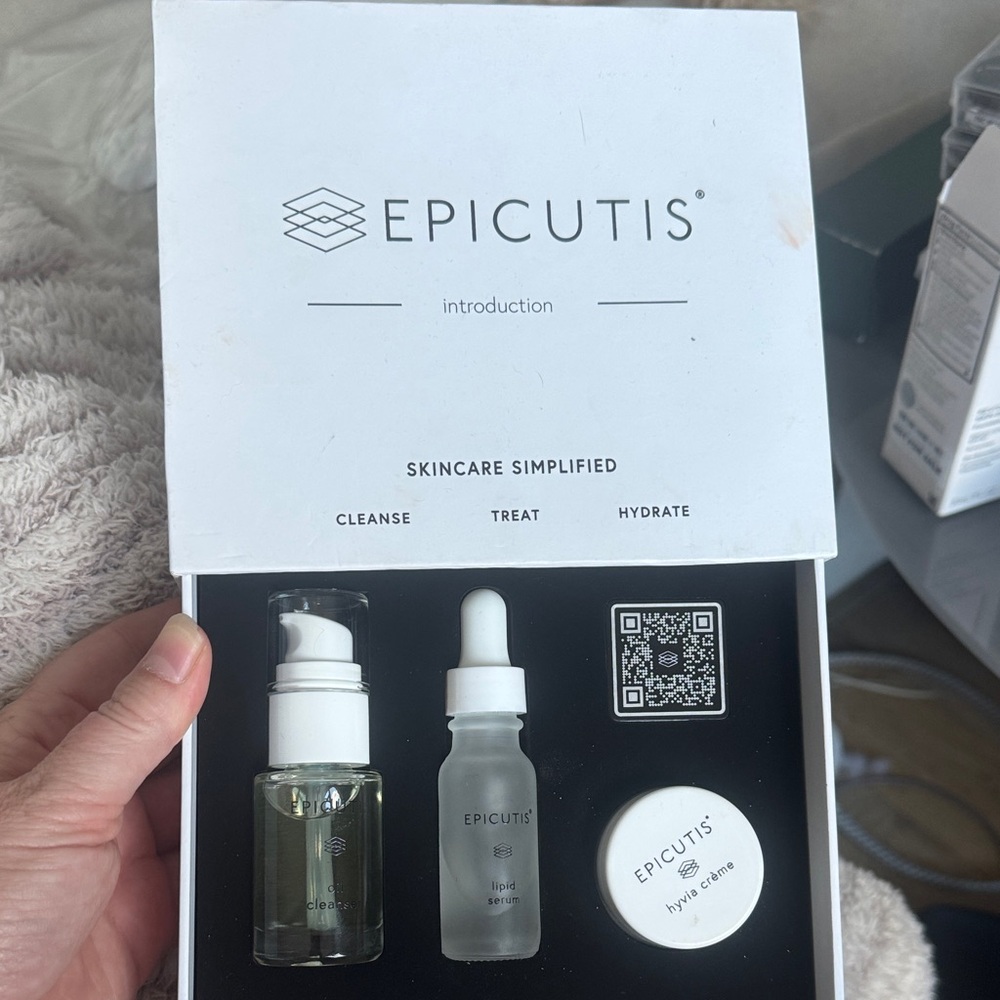 Skincare Serum & Face Oil Set - White and Black